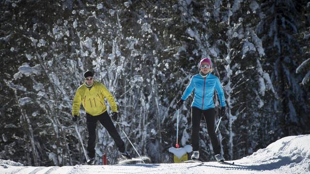 Ski hire